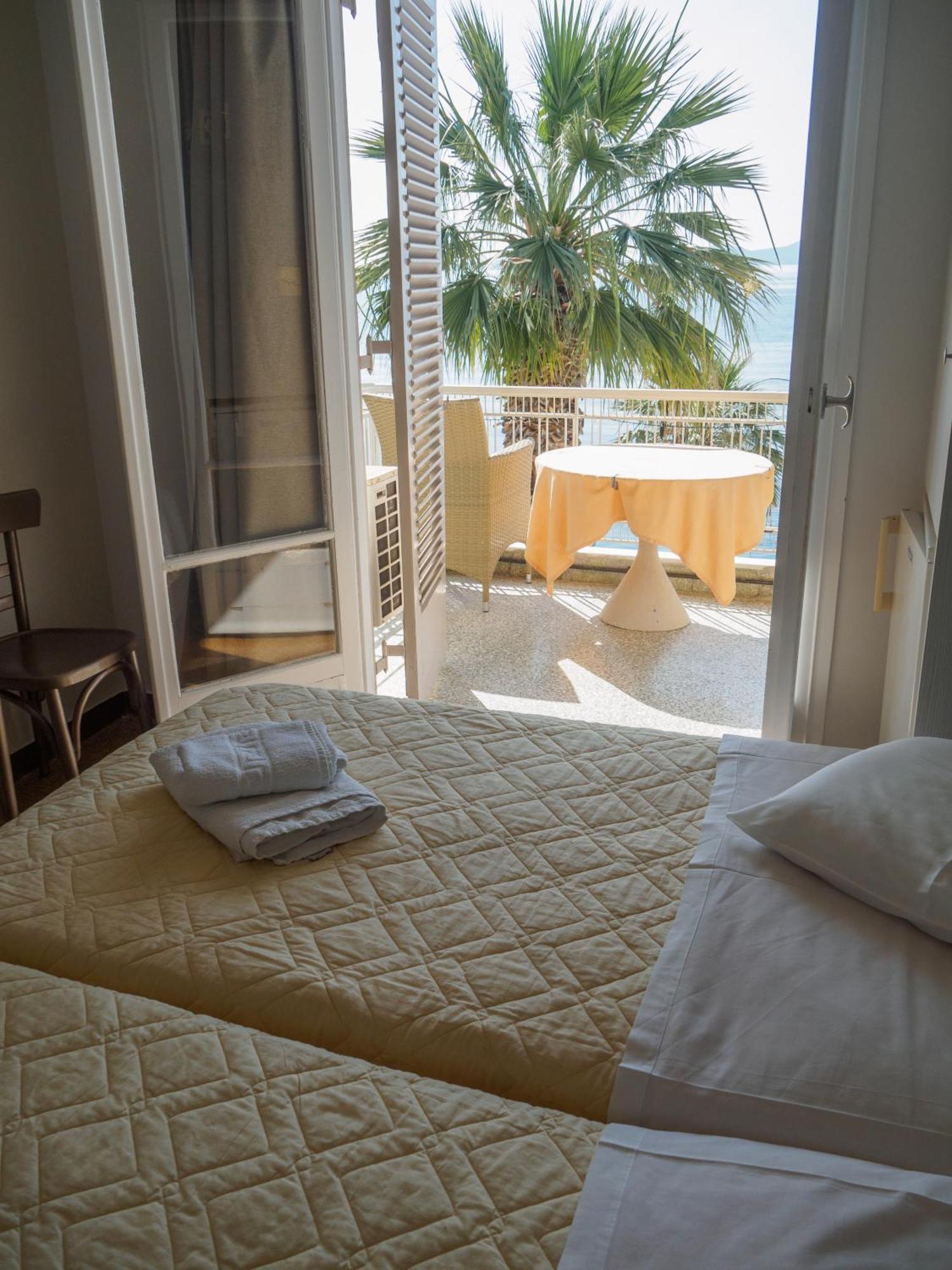 Hotel Methanion Метана Екстер'єр фото